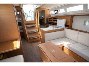 Sun Odyssey 380