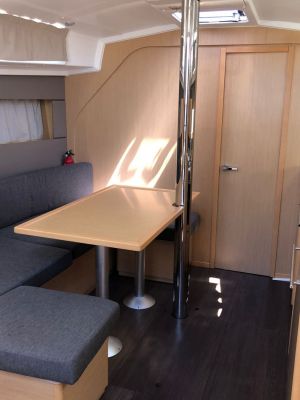 Oceanis 38
