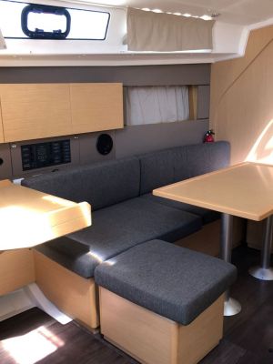 Oceanis 38
