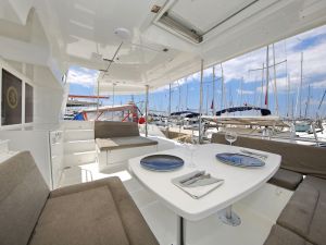 Lagoon 450  Flybridge