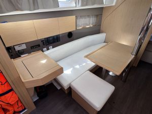 Oceanis 38