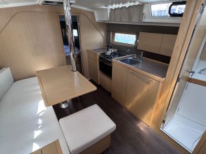 Oceanis 38