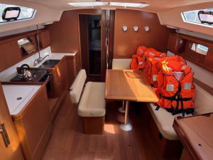 Oceanis 43