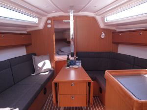 Bavaria Cruiser 33