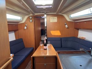 Bavaria Cruiser 37