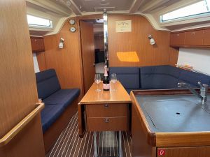 Bavaria Cruiser 37
