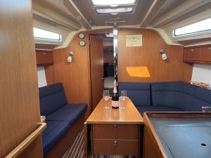 Bavaria Cruiser 37