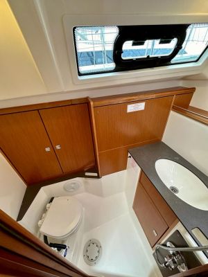 Bavaria Cruiser 37