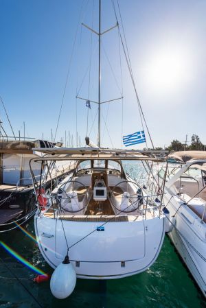 Bavaria 37