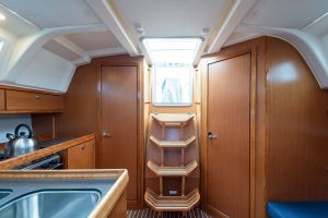 Bavaria 37