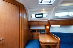Bavaria 37
