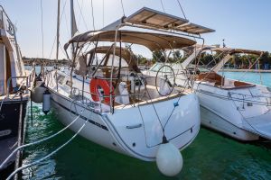 Bavaria 37