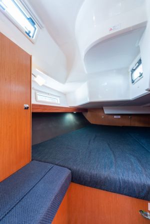 Bavaria 37