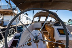 Bavaria 37