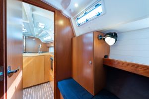 Bavaria 37