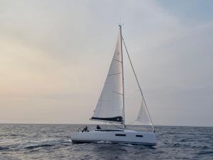Sun Odyssey 350