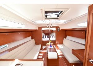 Dufour 350