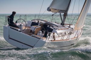 Dufour 350