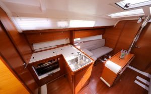 Dufour 350