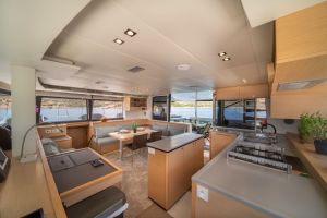 Lagoon 560
