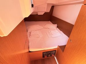 Oceanis 35