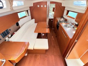 Oceanis 35