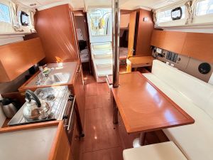 Oceanis 35