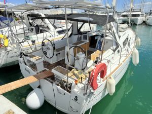 Oceanis 35