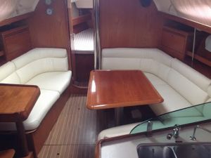 Sun Odyssey 37
