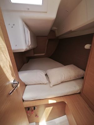 Dufour 350