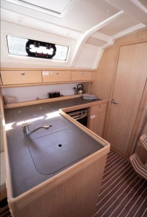 Bavaria Cruiser 37