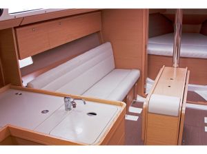 Dufour 350