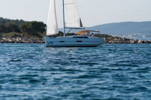 Dufour 382