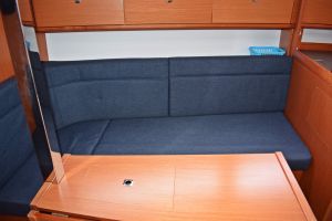 Bavaria Cruiser 33