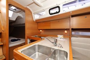 Dufour 350