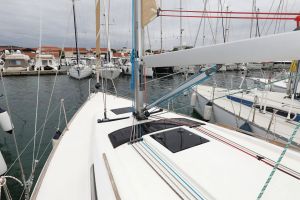 Dufour 350
