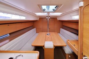 Dufour 350