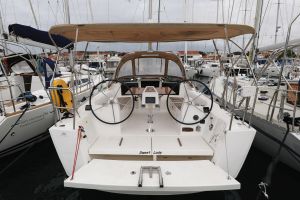 Dufour 350