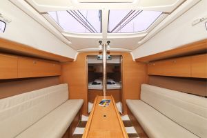 Dufour 350