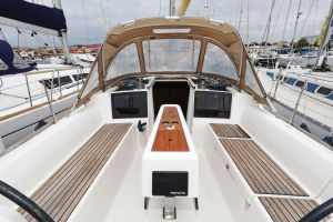 Dufour 350