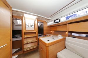 Dufour 350