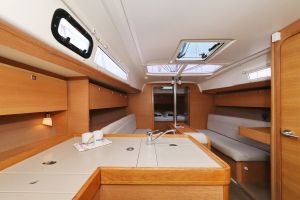 Dufour 350