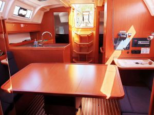 Bavaria Cruiser 37