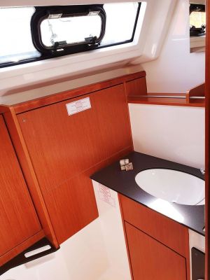 Bavaria Cruiser 37