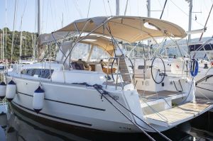 Dufour 382