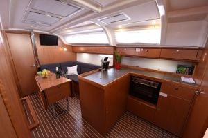 Bavaria Cruiser 37