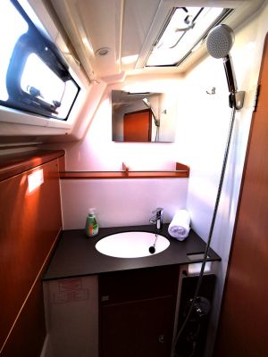 Bavaria Cruiser 37
