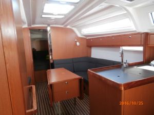 Bavaria Cruiser 37