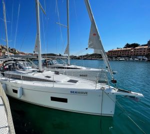 Bavaria C42