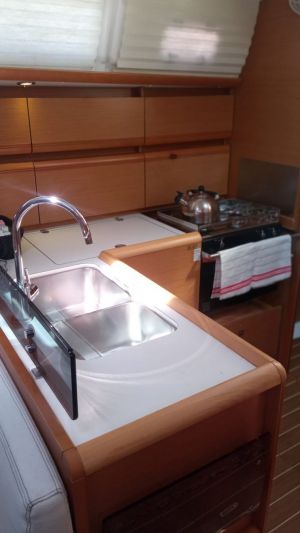 Sun odyssey 379